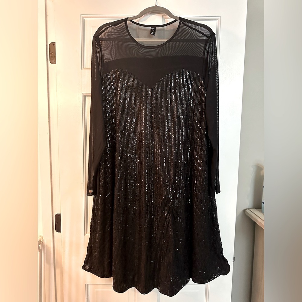 Black sequin 2x SHEIN curve dress.